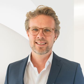 Portrait photo of Florian Ristow
