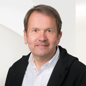 Porträtfoto von Jörg Roth