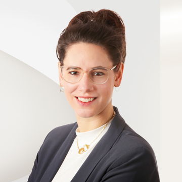 Portrait photo of Loredana Rieck