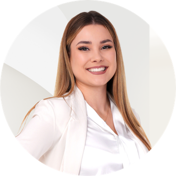 Portrait photo of Christina Andreev