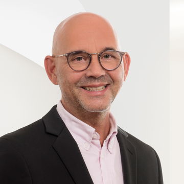 Portrait photo of Dirk Möhle