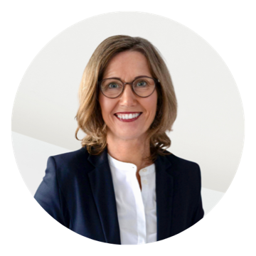 Portrait photo of Nicole Schmidt