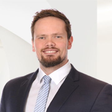 Portrait photo of Christopher Kunefke