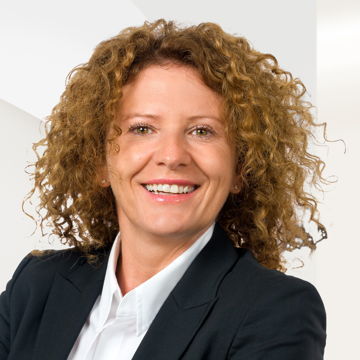 Portrait photo of Sandra Fuderer