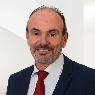Portrait photo of Ingo Lübbert