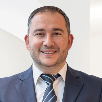 Portretfoto van Ali Avci