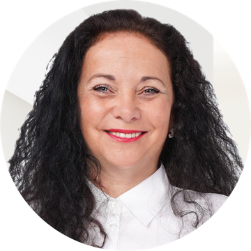 Portrait photo of Elvira Haber