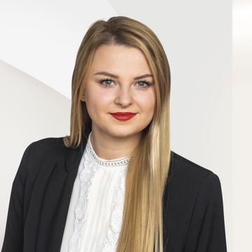 Portrait photo of Anna-Maria Meisert