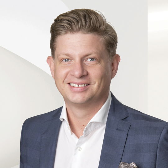 Portrait photo of Manuel Riedlsperger