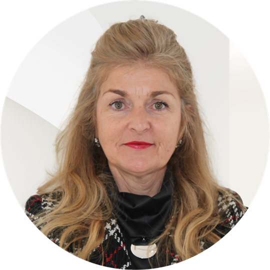 Porträtfoto von Regina Neto