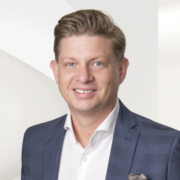Portrait photo of Manuel Riedlsperger