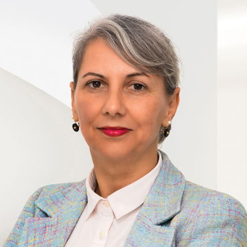 Portrait photo of Catia Peixeiro