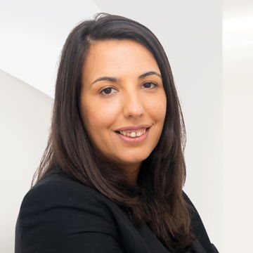 Portrait photo of Celina Oliveira