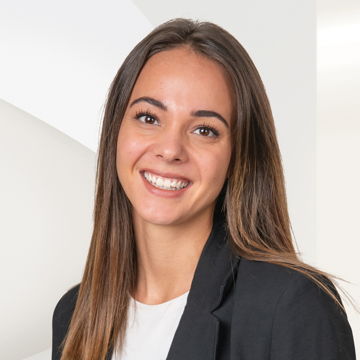 Portrait photo of Lea Waltl
