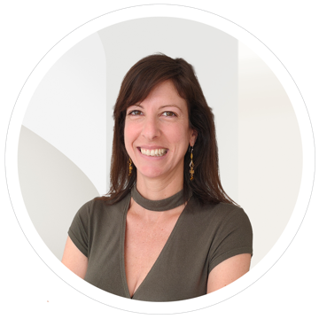Portrait photo of Carol Goya