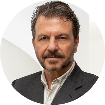 Portrait photo of Giorgos Kedikidis
