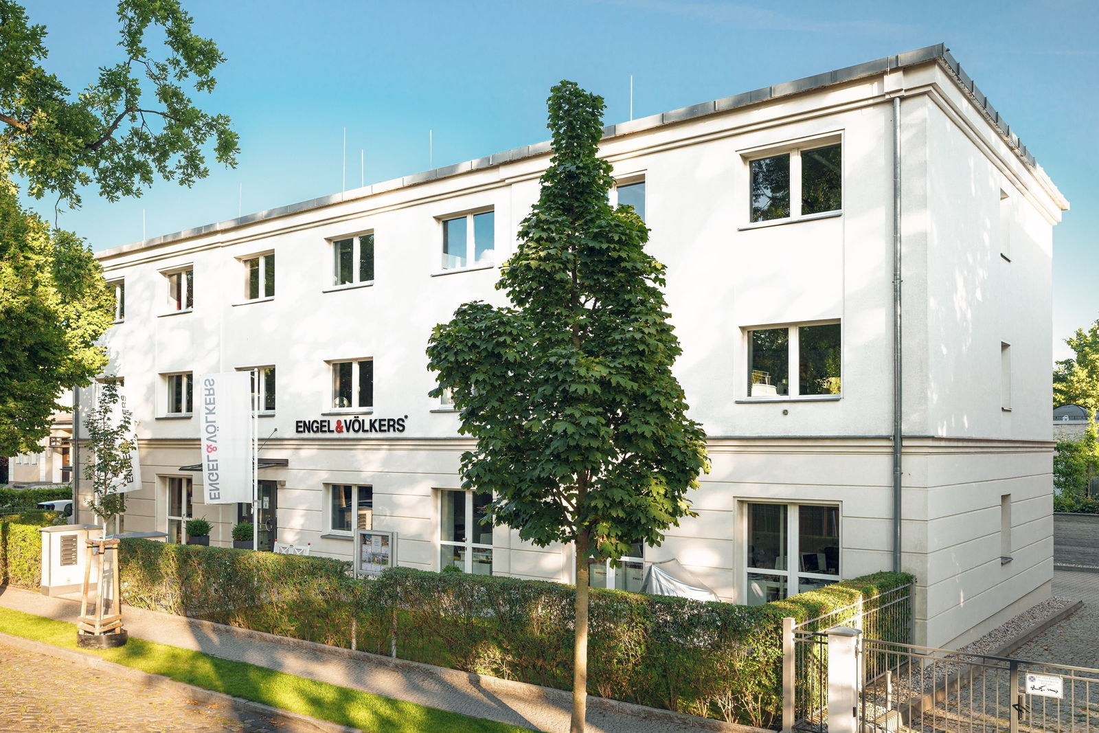 Engel & Völkers Ludwigsfelde | Immobilienmakler logo